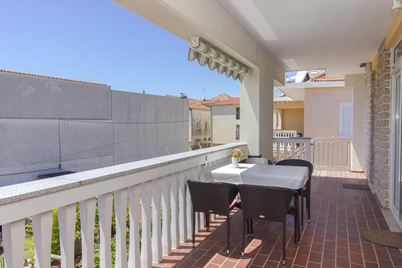 Apartments Konta City Center Vodice Buitenkant foto