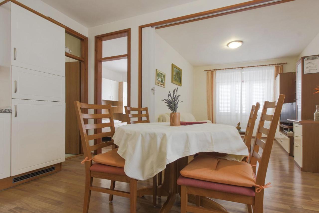 Apartments Konta City Center Vodice Buitenkant foto