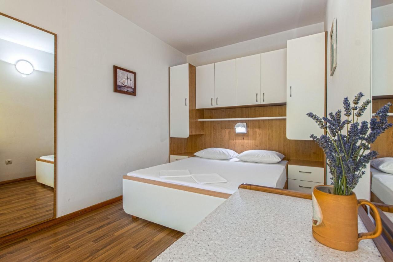 Apartments Konta City Center Vodice Buitenkant foto