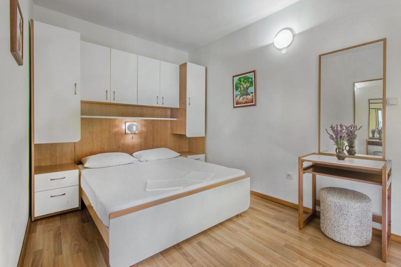 Apartments Konta City Center Vodice Buitenkant foto