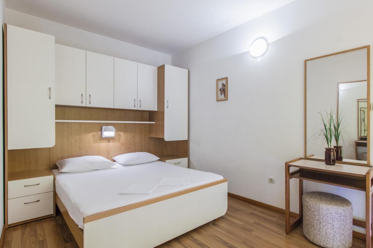 Apartments Konta City Center Vodice Buitenkant foto