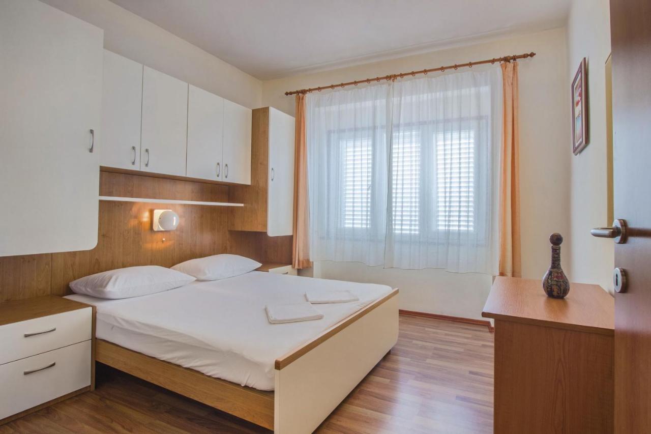 Apartments Konta City Center Vodice Buitenkant foto