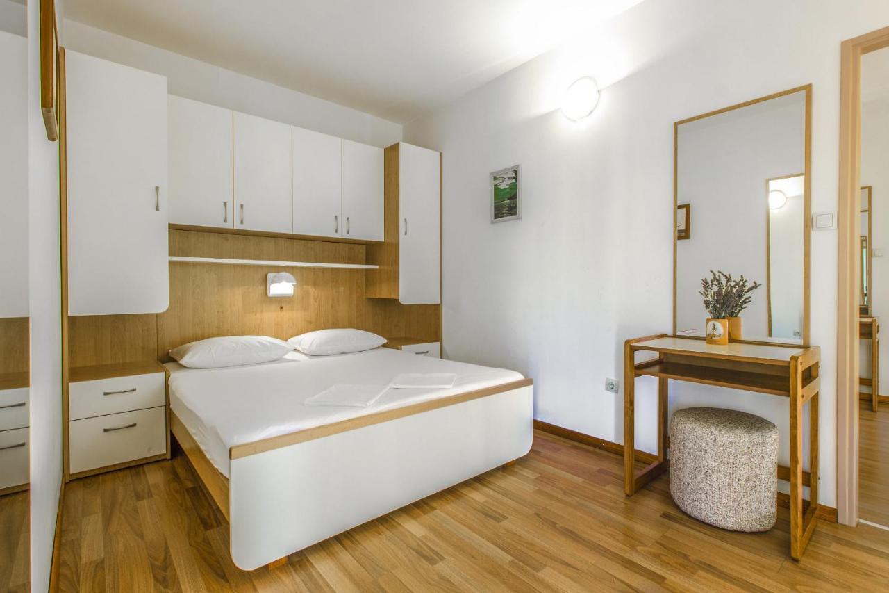 Apartments Konta City Center Vodice Buitenkant foto
